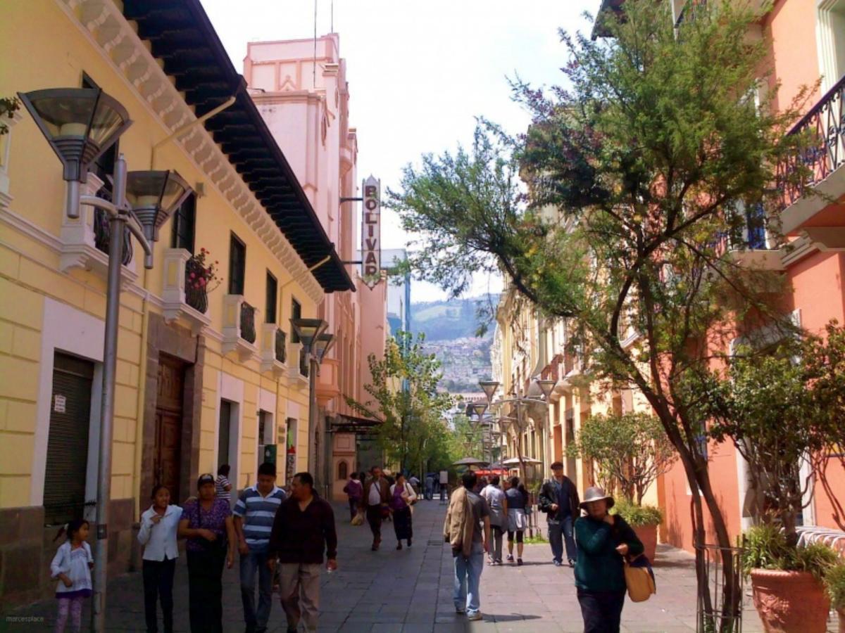 Rincon Familiar Hostel Boutique Quito Exterior photo